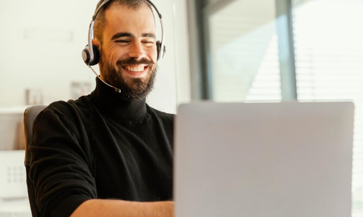 Команда фахівців Elitlex Academy під час обговорення програм навчання з управління знаннями